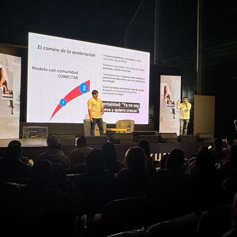 Nova como conferencista en Community Update