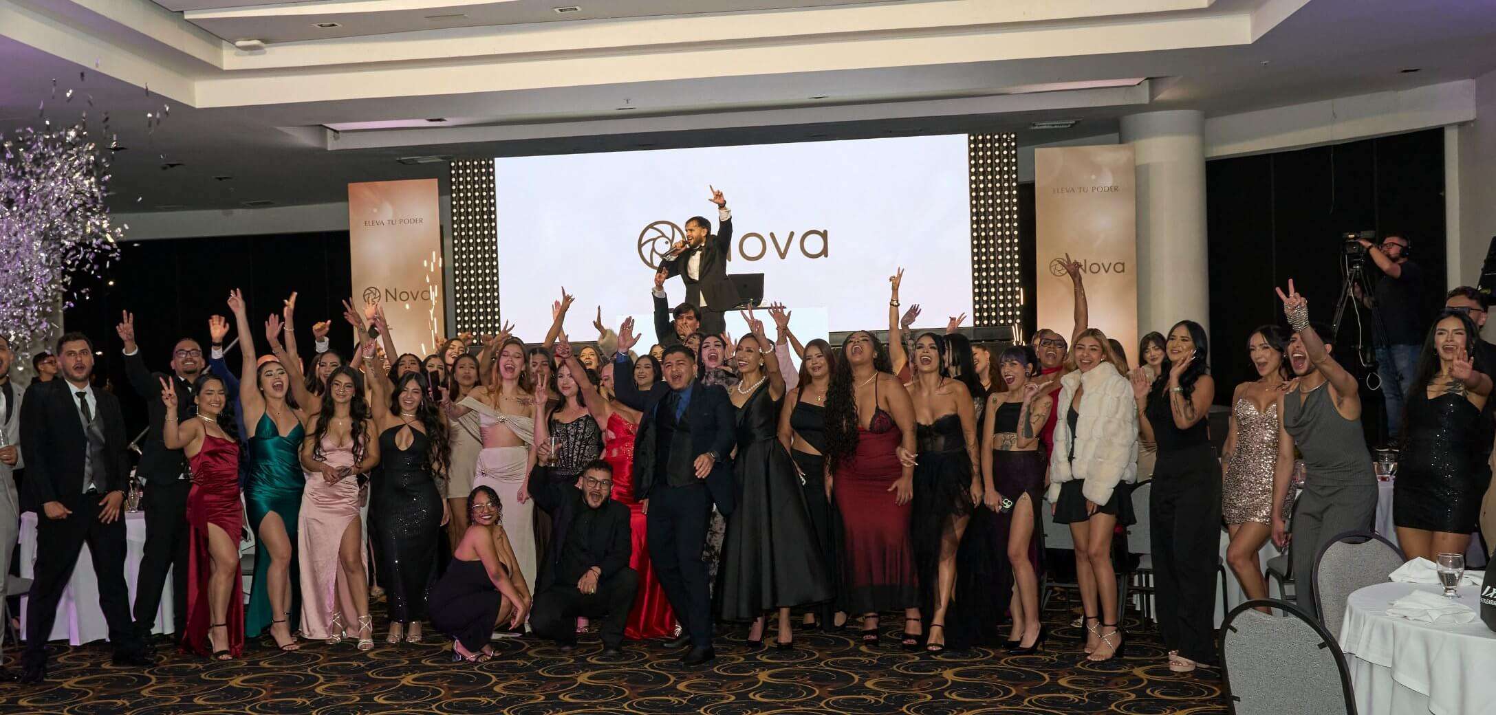 Convención Nova — comunidad de creadoras reunida